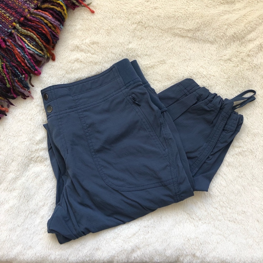 Athleta Ankle Length Comfortable Pant